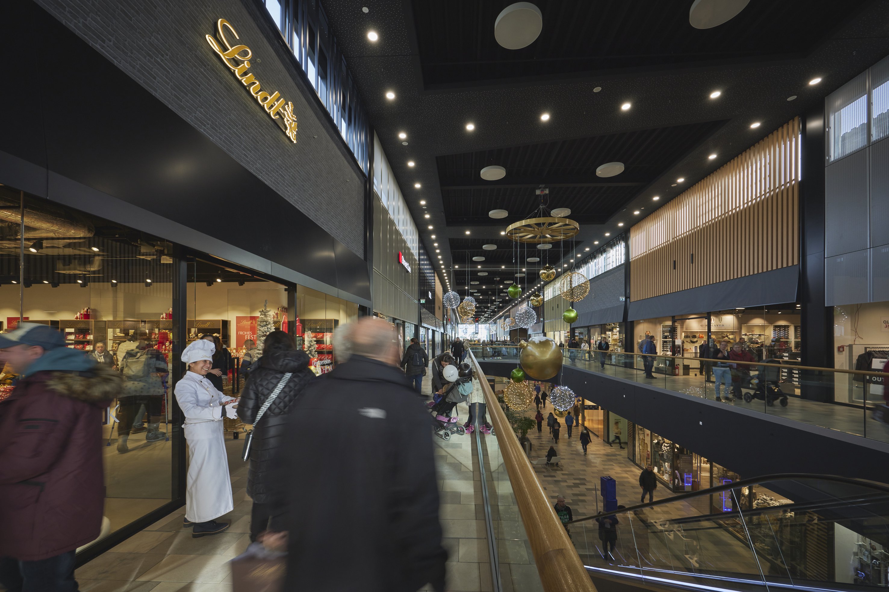 Huma-Outlet-211124-11.jpg
