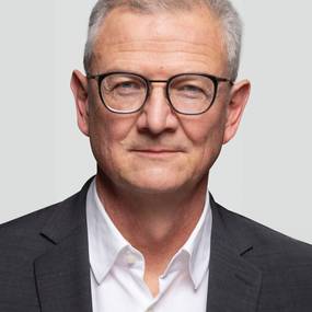 Stefan Schussmann0720-h-sRGB.jpg