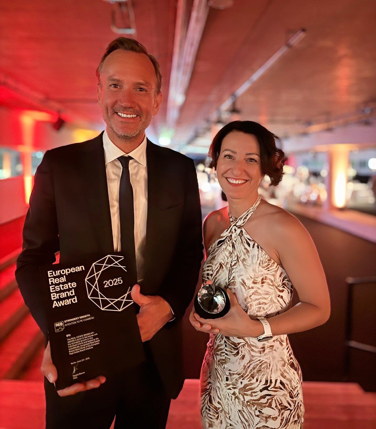 Award 2025.jpg