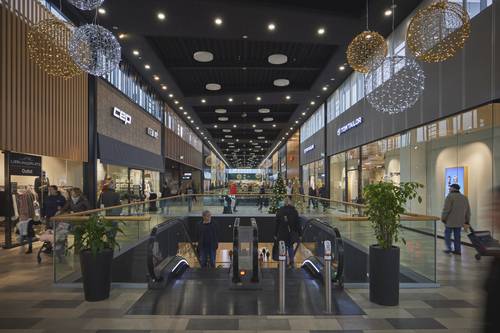 Huma-Outlet-211124-09.jpg